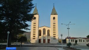 MEDJUGORJE: Alcuni messaggi importanti rivolti a tutto il mondo - Regina della Pace -