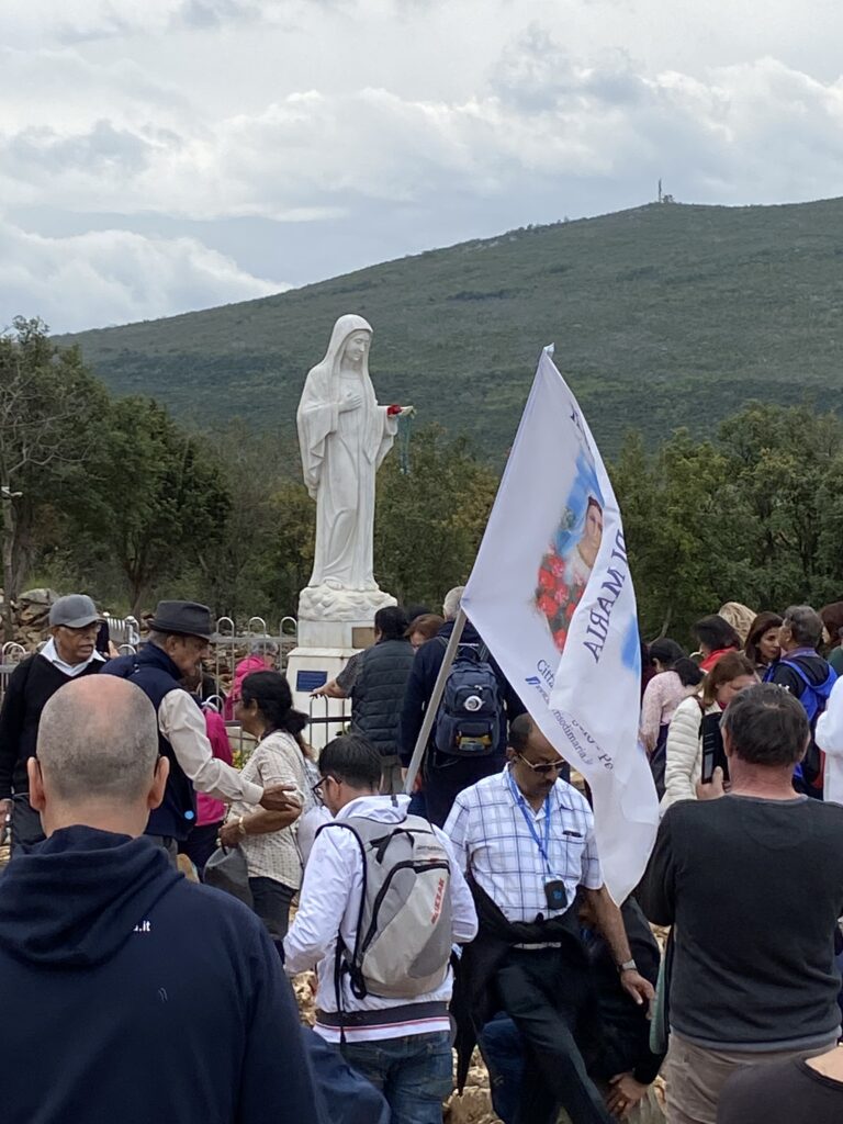 Novena Alla Regina Della Pace Medjugorje A Medjugorje il 15 giugno Novena alla Regina della Pace