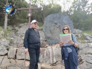 MEDJUGORJE: DON CAMILLO, DURANTE LA VIA CRUCIS SUL KRIZEVAC, VENNE MIRACOLATO DOPO UNA CADUTA IN UN BURRONE